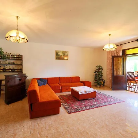 Akazie By Interhome Дом отдыха Балатонмариафюрдё